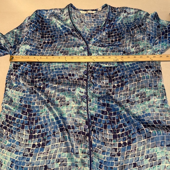 Victoria's Secret Satin Sleep Shirt in Blue Geometric Tile Print Size M - Picture 3 of 10